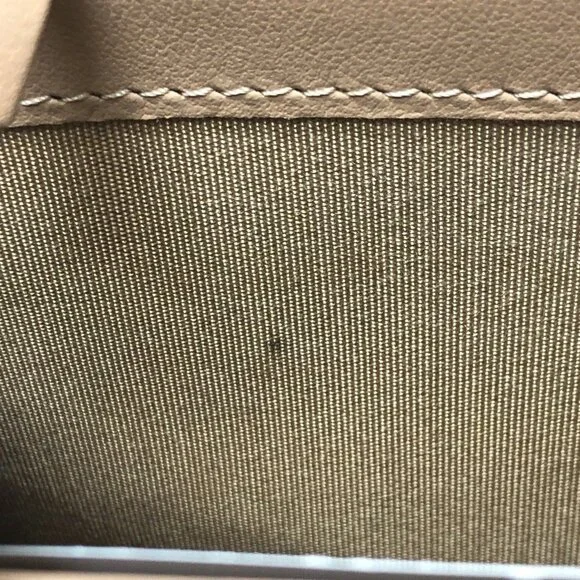 CHANEL Authentic Cream Caviar Leather Wallet - Picture 9 of 12